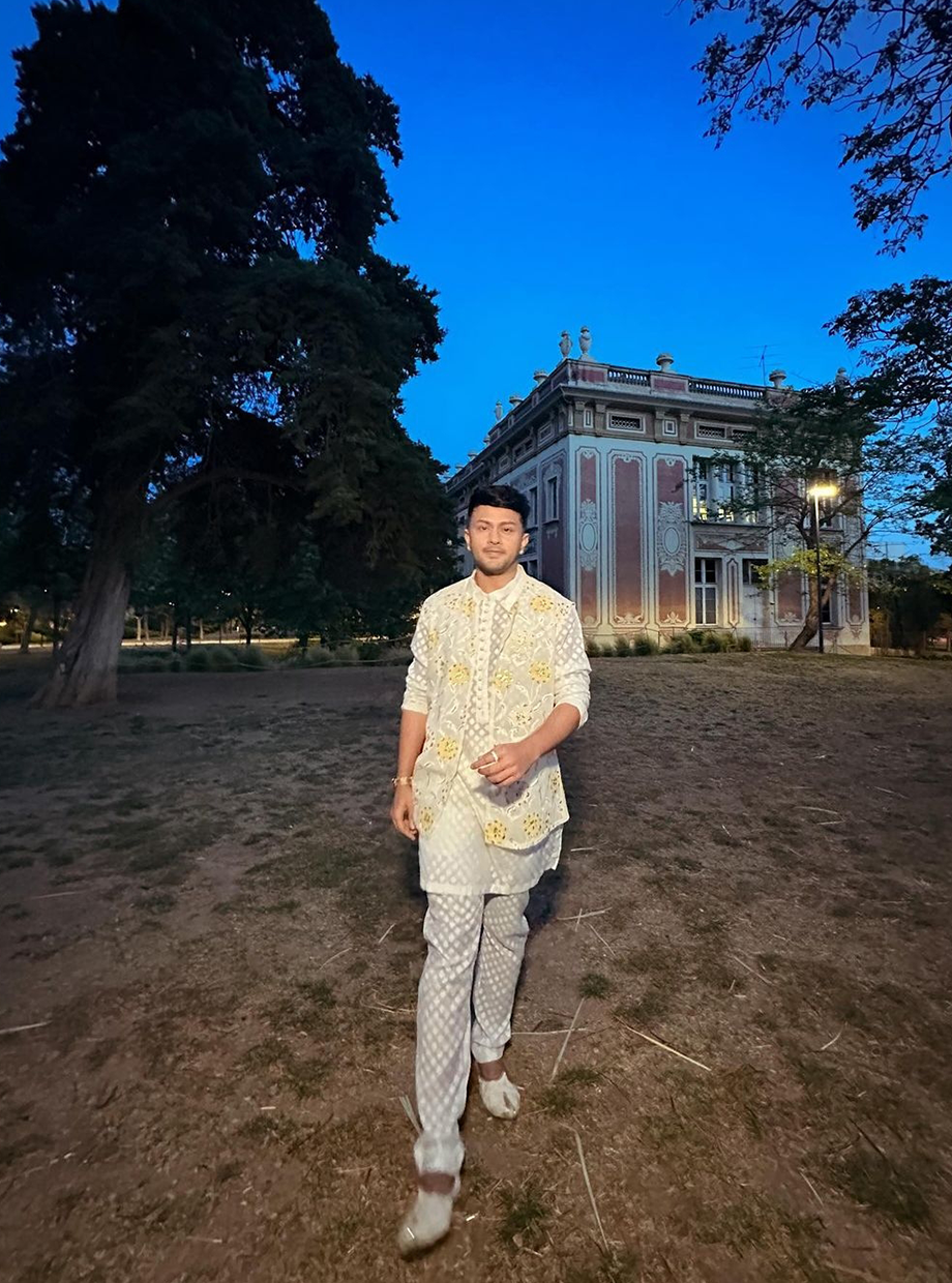 BANARSI JACQUARD KURTA SET + GOLD HAND PITA WORK FLORAL APPLIQUE BUNDI Nafsstore