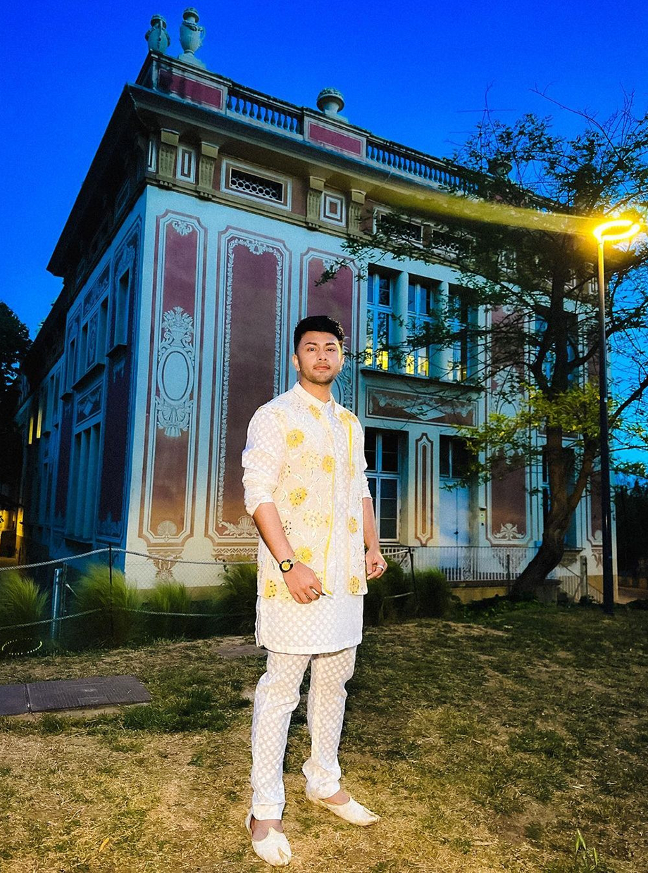 BANARSI JACQUARD KURTA SET + GOLD HAND PITA WORK FLORAL APPLIQUE BUNDI Nafsstore