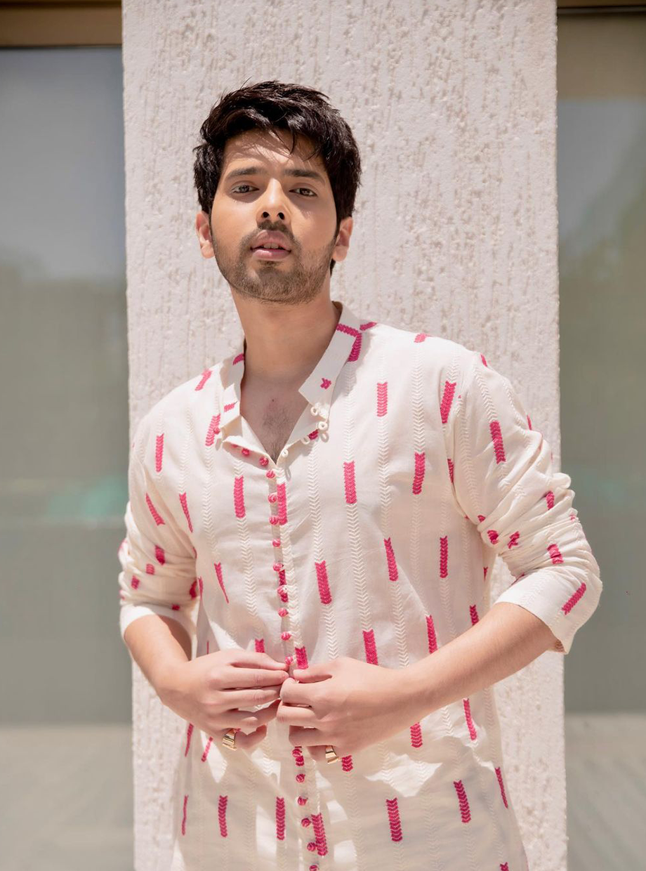 MAGENTA ARROW MOTIF EMBROIDERED OPEN STYLE KURTA My Store