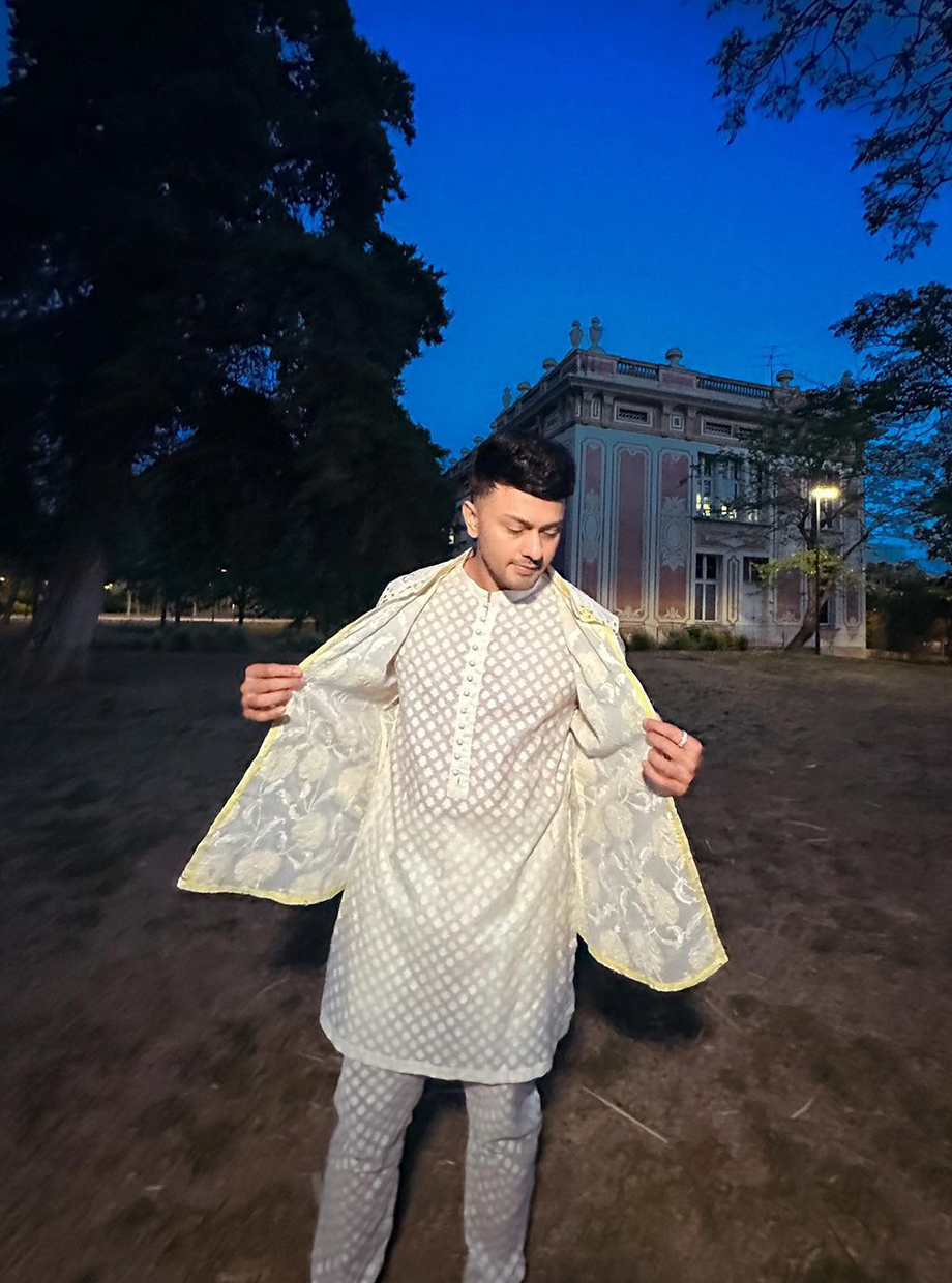 BANARSI JACQUARD KURTA SET + GOLD HAND PITA WORK FLORAL APPLIQUE BUNDI Nafsstore