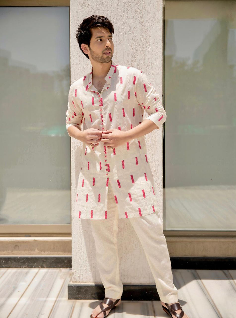 MAGENTA ARROW MOTIF EMBROIDERED OPEN STYLE KURTA My Store