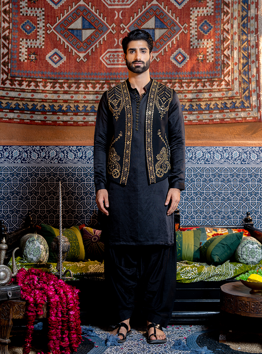 RAVEN BLACK TUSSAR SILK PATHANI SET PAIRED WITH LACHKA KOTI EXAGGERATED WITH KASAB GOLD MIRROR WORK Nafsstore